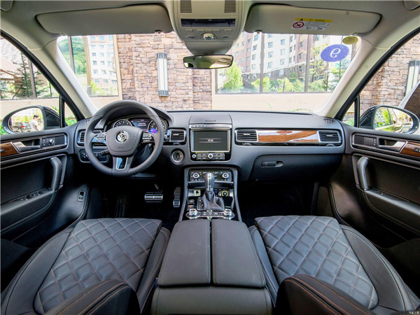 autohomecar__wKjByle1HDaAEKyKAAqdpHYX3tU045.jpg